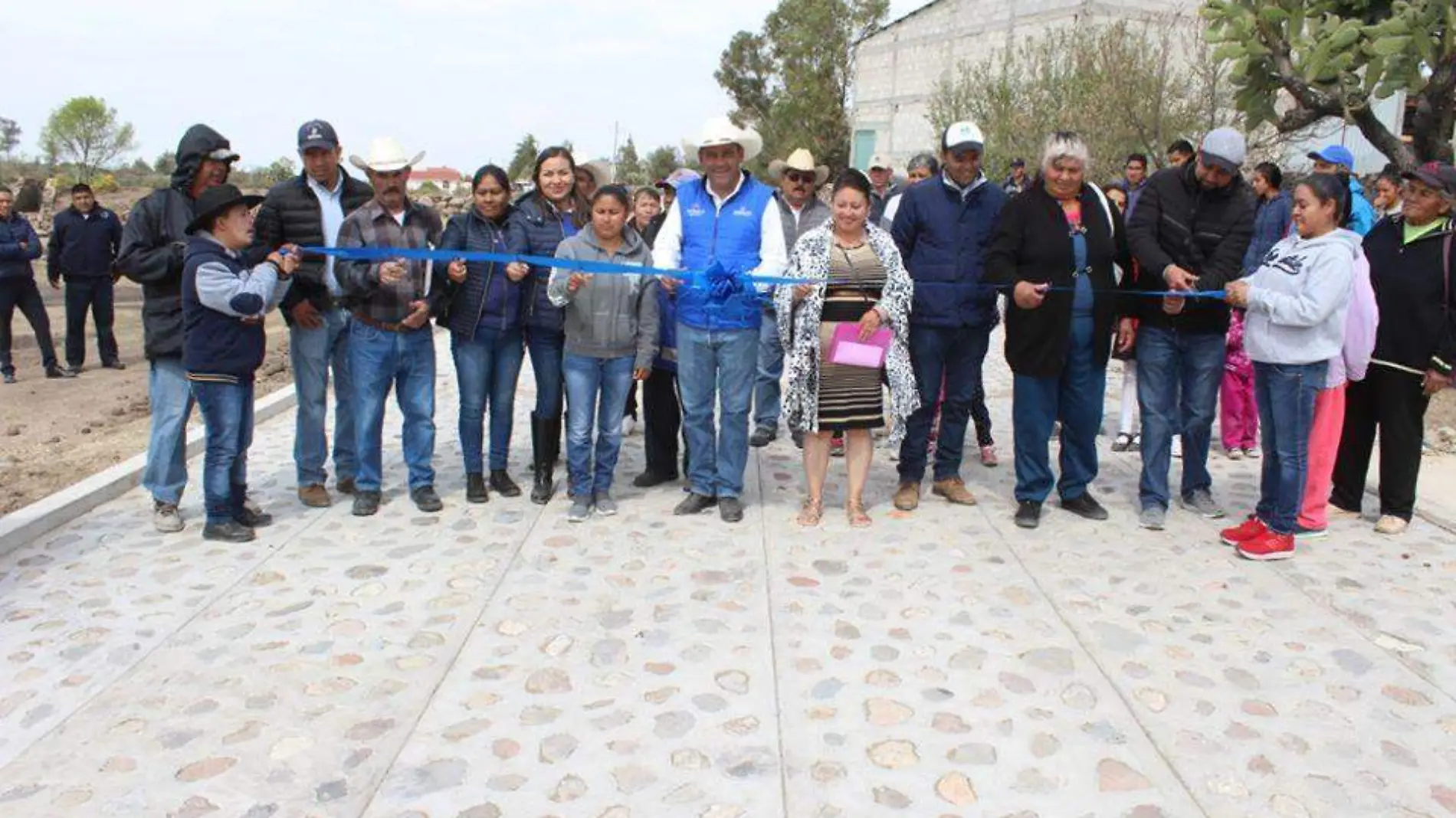 Inauguraron los accesos en las comunidades amealcenses. Foto Cortesía Gobierno Amealco.